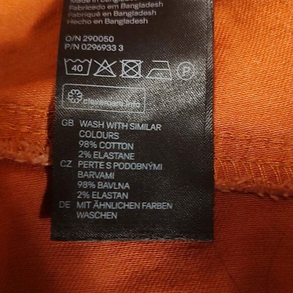 H&M Mid Rise Rust Colored Shorts Size 6 - Picture 4 of 4